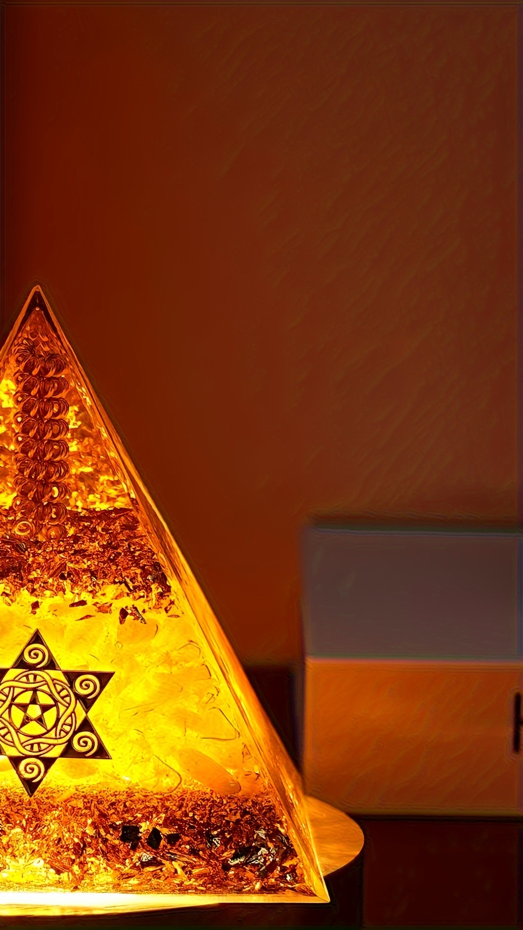 Citrine Wealth Energy Pyramid - Attracts Prosperity & Good Fortune, Perfect for Home & Office Decor, Ideal Gift for Halloween, Christmas, Valentine's, Easter, Mother's Day & Birthdays
